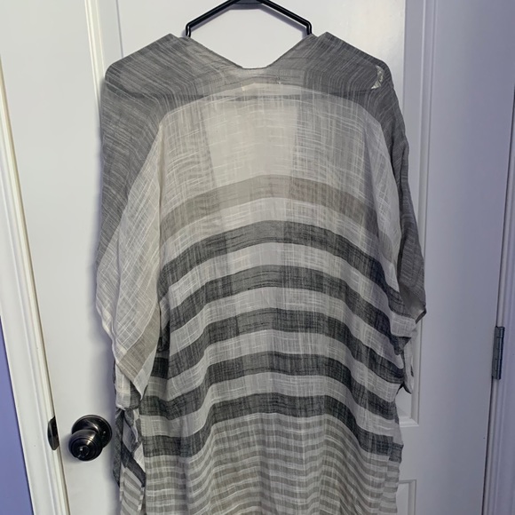 Classic Kimono Cover-up - Picture 3 of 4